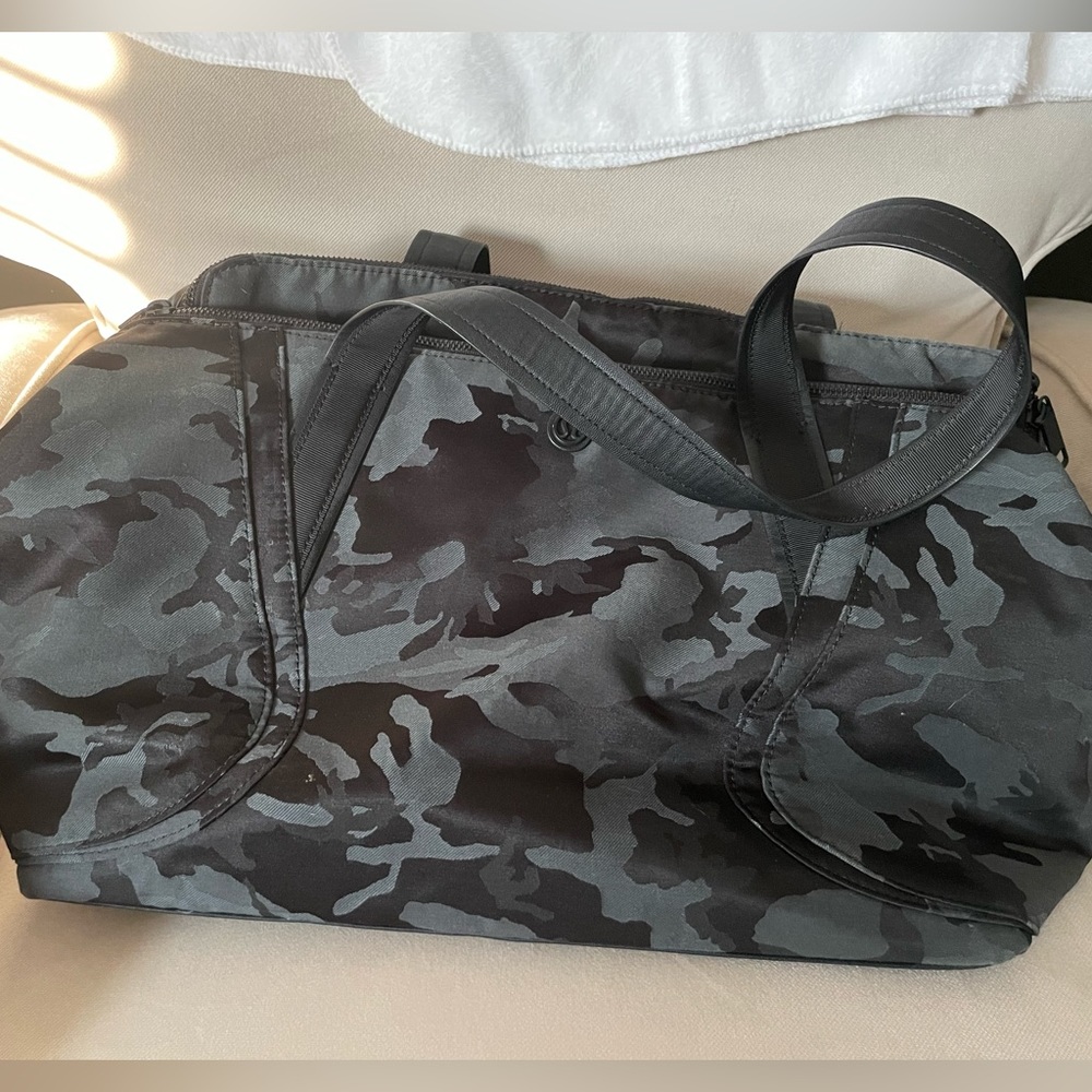 Lululemon Out Of Range Bag *28L Jacquard Camo Cotton Obsidian Black Duffle